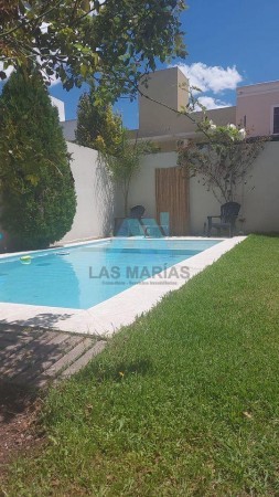 EXCELENTE CASA EN VENTA TRES CERRITOS