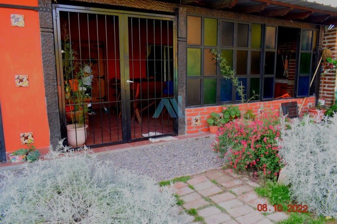 CASA EN VENTA EN LA CALDERA